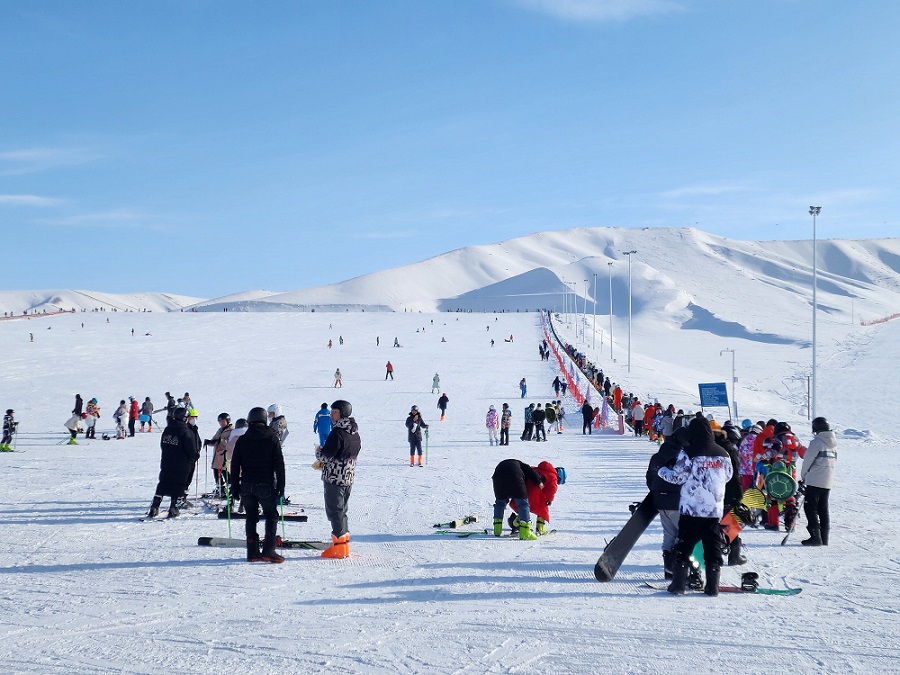 The opening of the ski slopes was a successful event